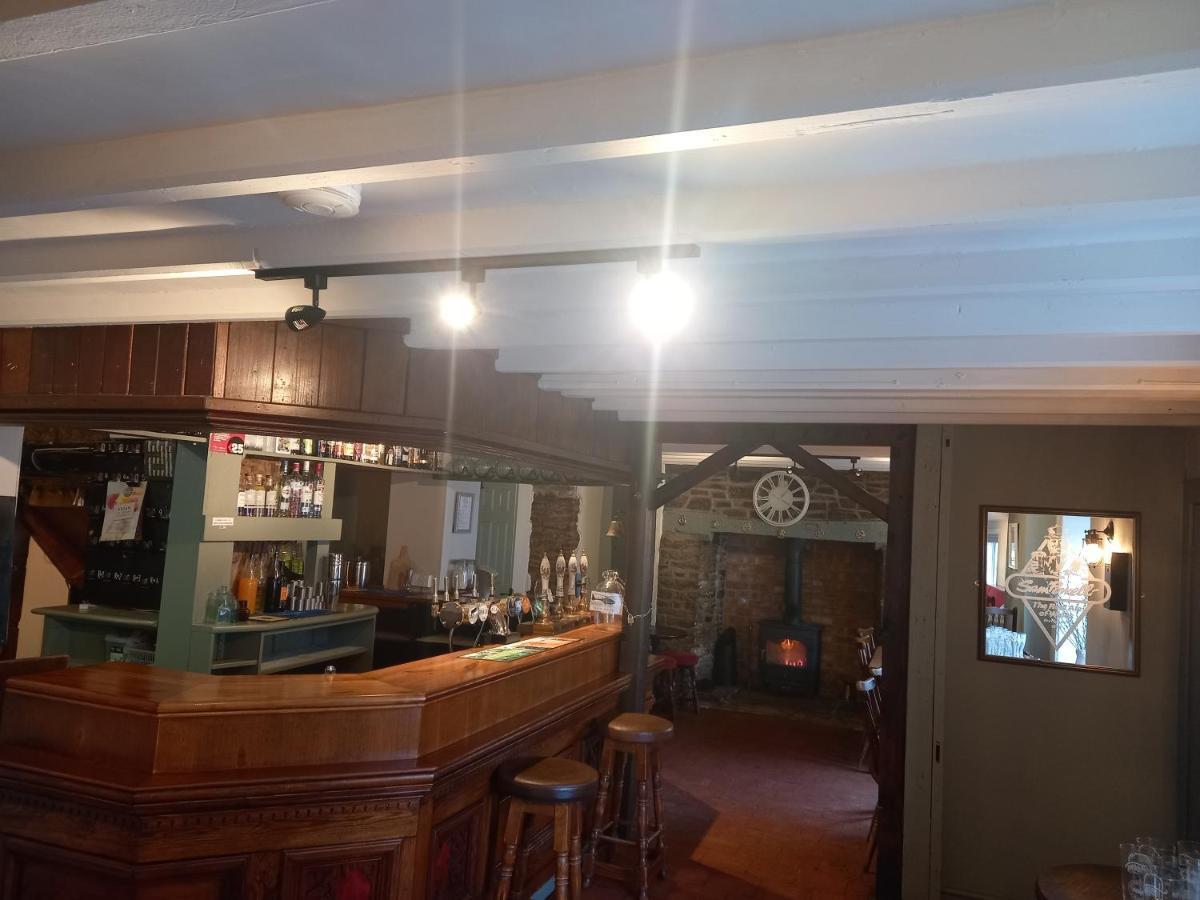 The Crown Inn Wentnor Extérieur photo